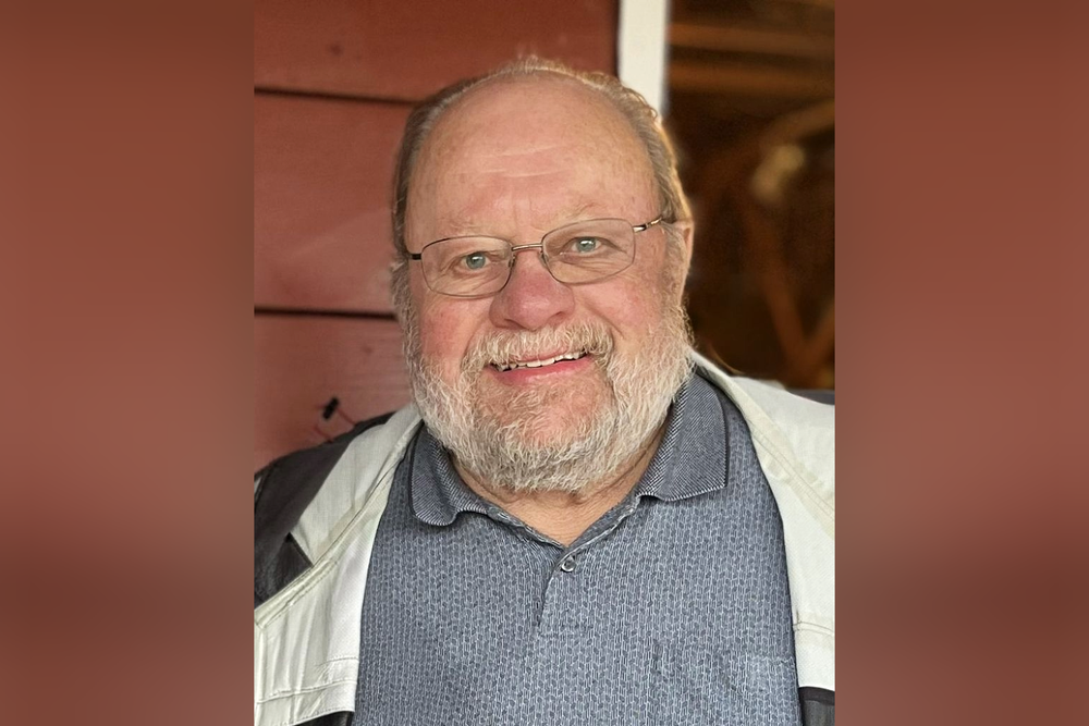 Adrian Miller, 82, Grocer Who Fed a Wisconsin Region for Decades, Dies