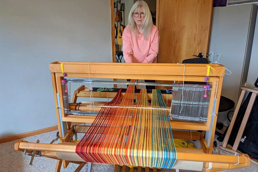 Freeport Weaver Brings Handwoven Work to New Glarus