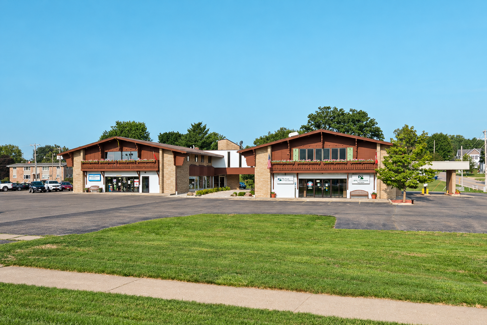 Bank Rules Out New Tenant for Hometown Pharmacy Space