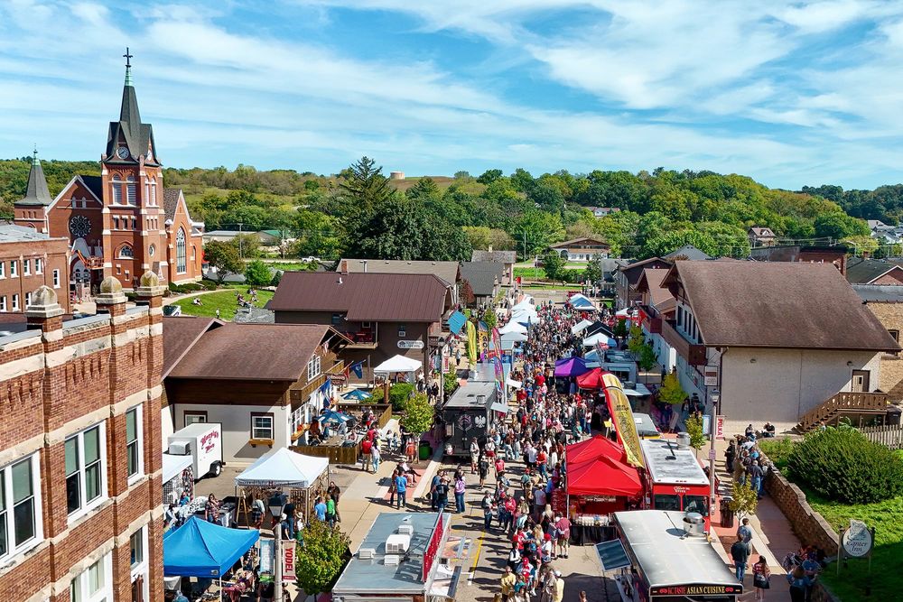 Big Saturday Crowd Sets Up Oktoberfest Finale in New Glarus
