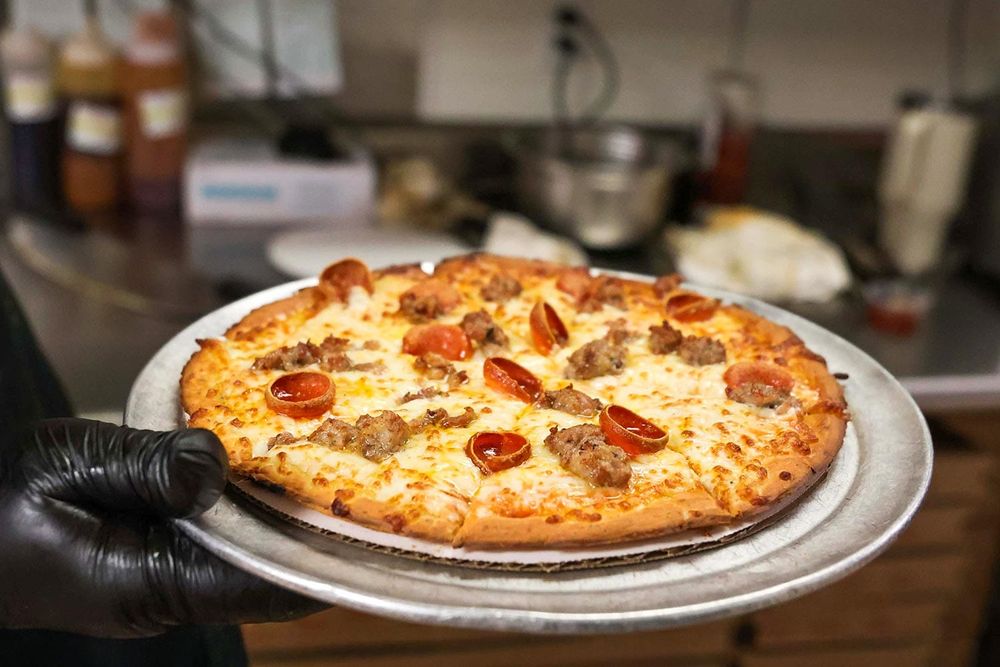 Trails Pizza Officially Opens in New Glarus