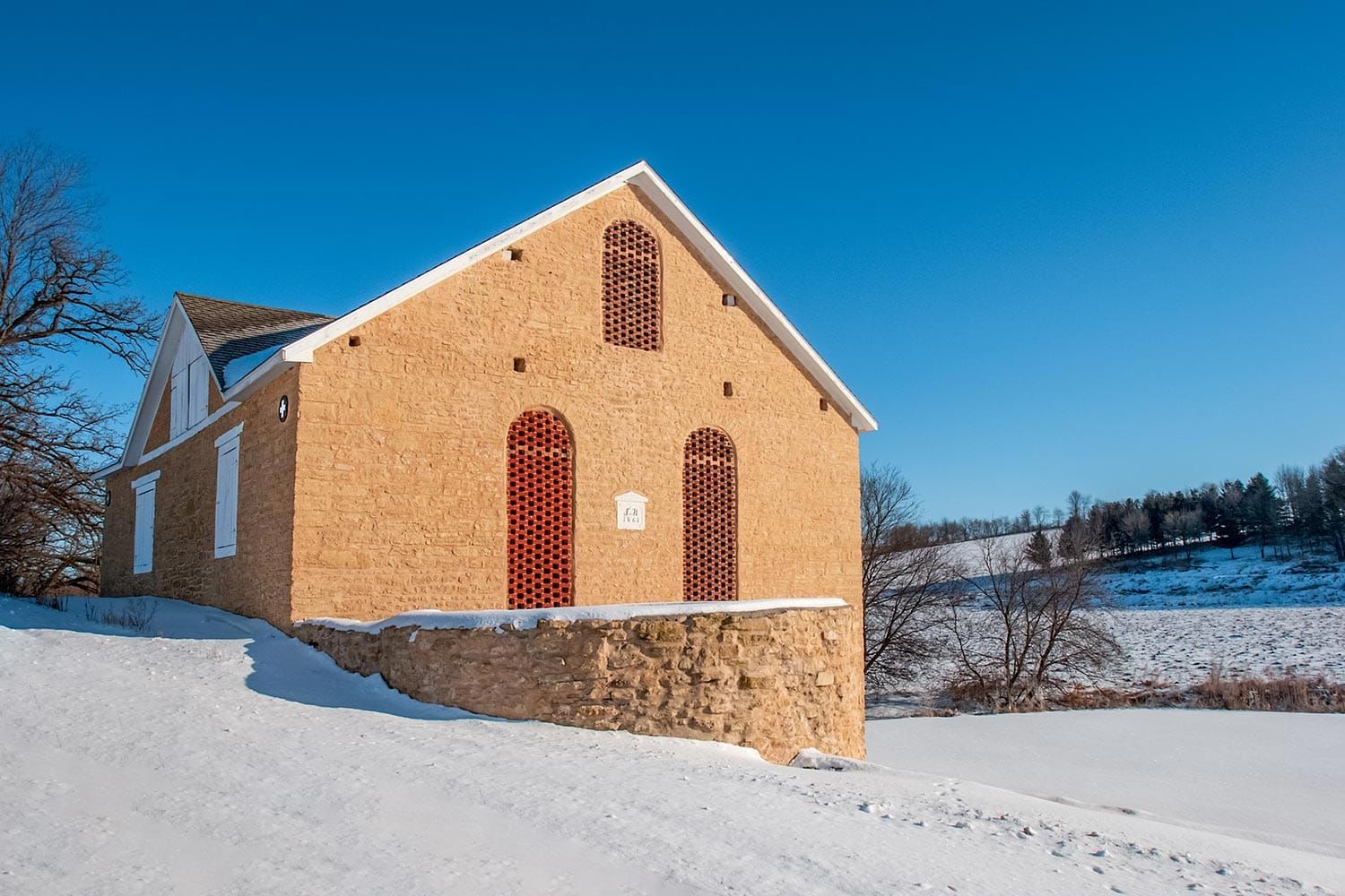 Stone Barn on Hefty Road Remains a Christmas Morning Landmark