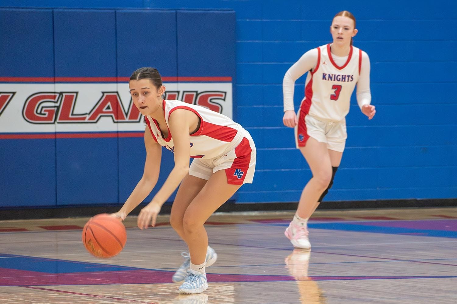 Glarner Knights Grind Out Big Conference Road Win at Heights