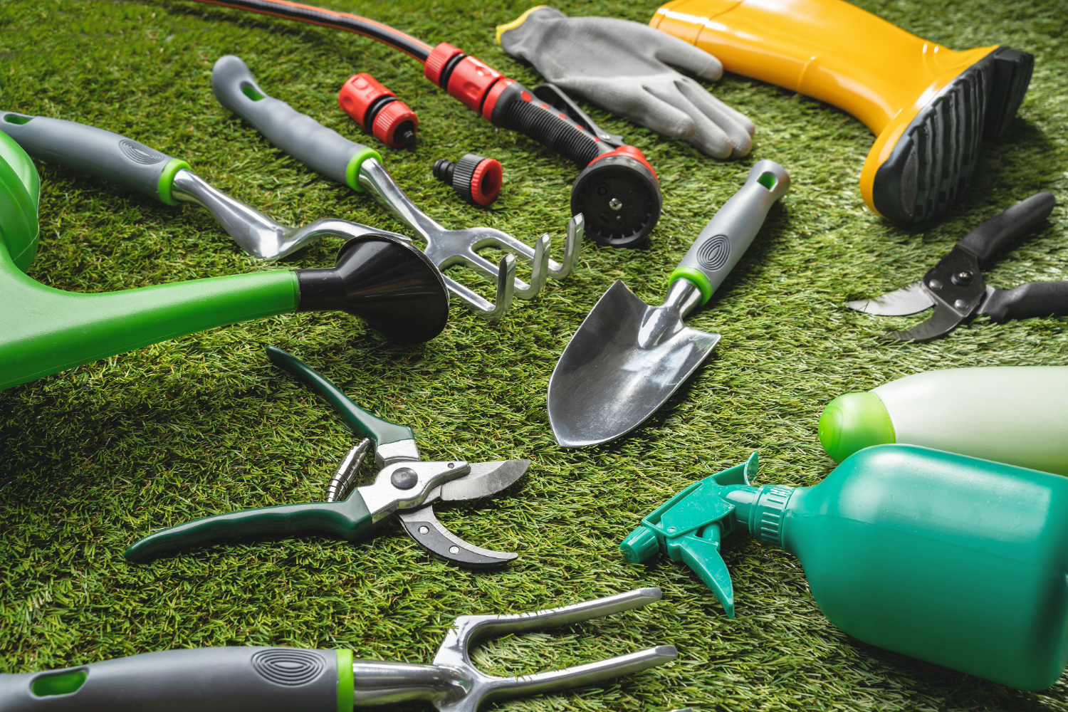 Tool Shed Essentials: Trusty Basics for Complete Gardening