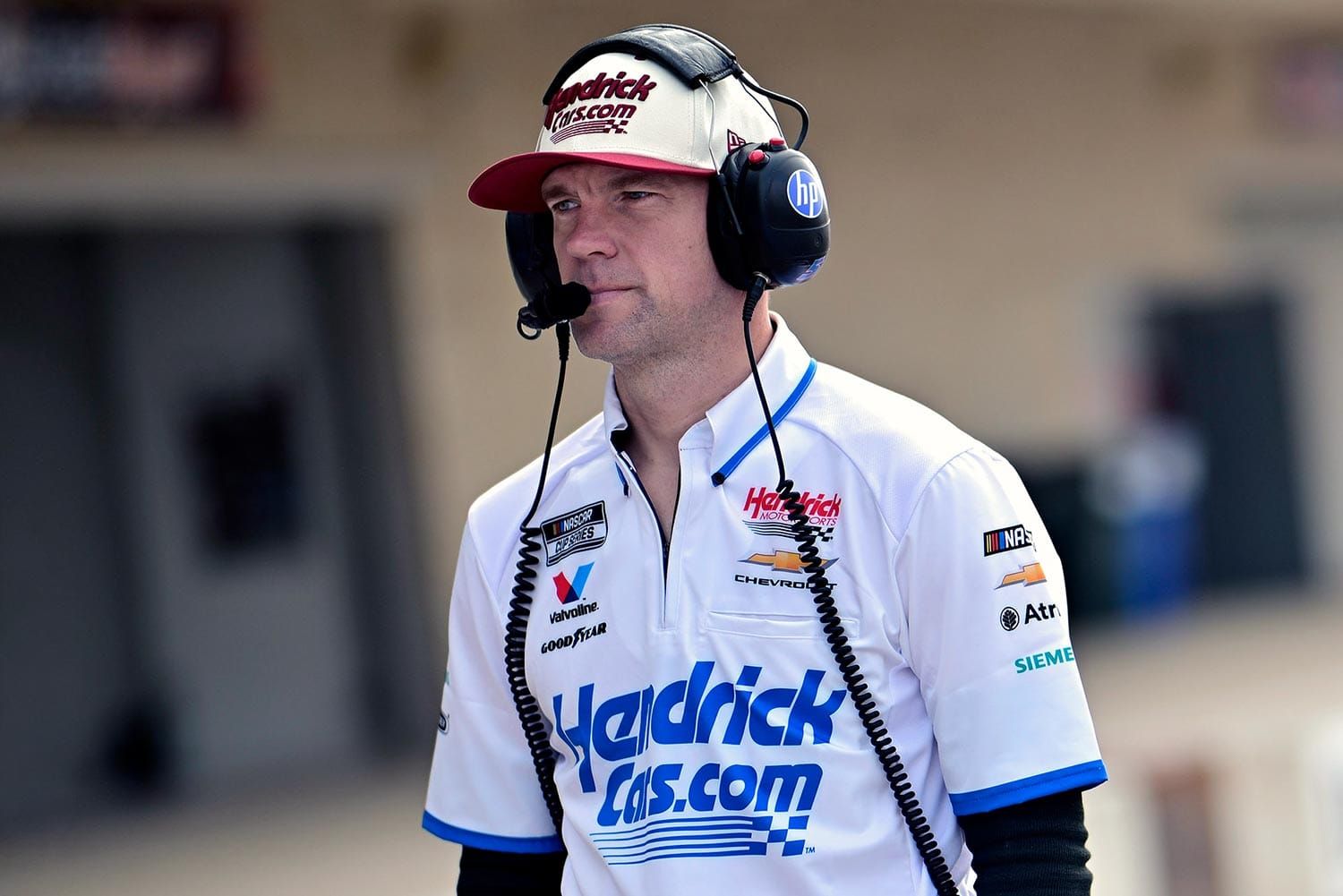 New Glarus Native Jesse Saunders’ No. 5 Team Leads NASCAR Chase