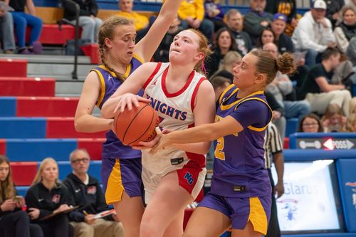 Barneveld Pulls Away Early, Hands Glarner Knights Nonconference Loss