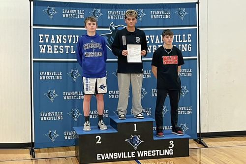 Sugar River JV Wrestlers Gain Experience, Title at WWA Qualifier