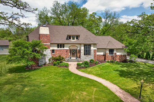 Real Estate Spotlight: Luxury Hillside Retreat in the Heart of New Glarus