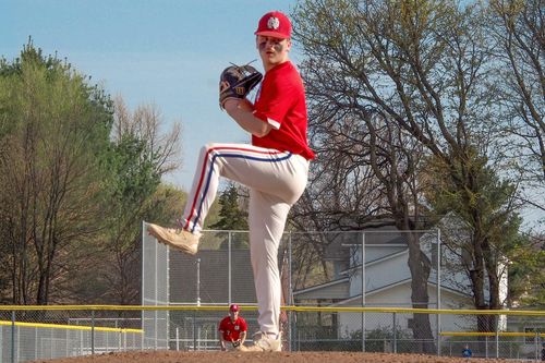 New Glarus Lets Big Lead Slip Away in 9-8 Walk-Off Loss at Fennimore