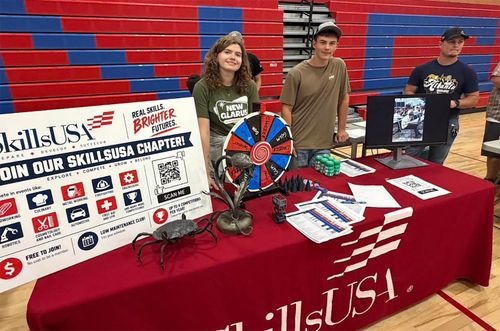 New Glarus Students Explore Activities at School Fair