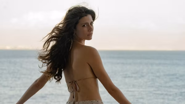 In Review: 'Parthenope,' 'Love Hurts'