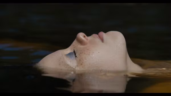 In Review: 'X,' 'Deep Water,' 'The Outfit'