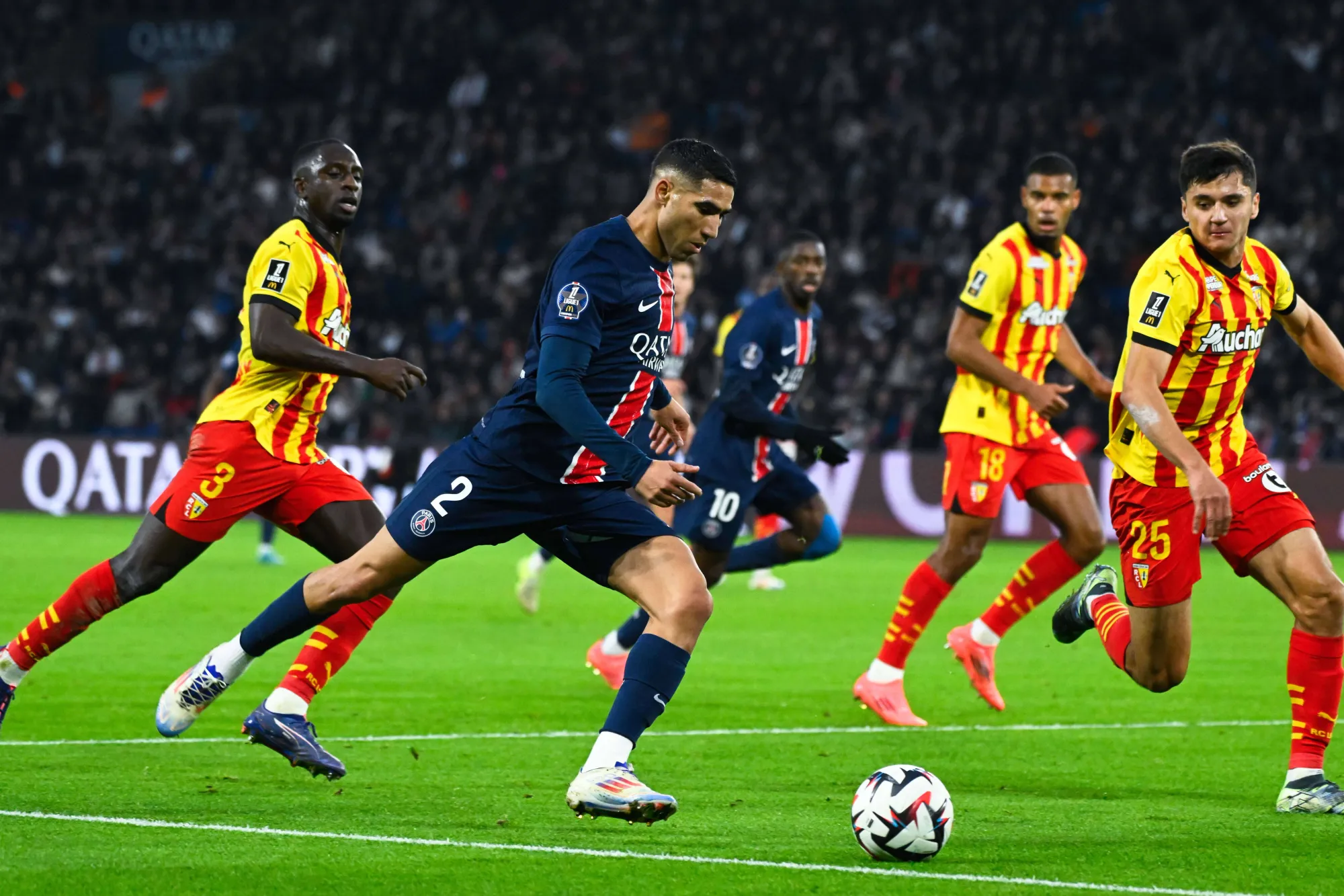 Achraf Hakimi in action for Paris Saint-Germain