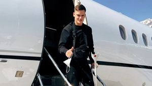 Florian Wirtz latest: Arrived in Cologne Bonn Airport.