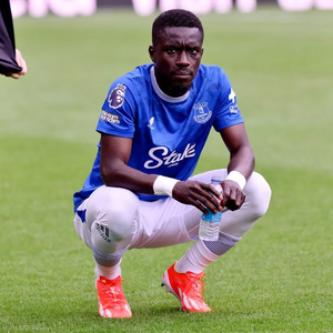 Idrissa Gueye’s Emotional Farewell Fuels Everton Exit Speculation