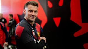 Tom Heaton Signs One-Year Contract Extension with Manchester United