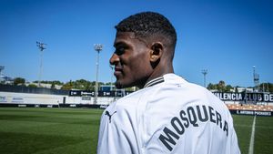 Arsenal Close in on Valencia’s Cristhian Mosquera