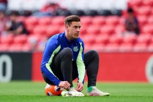 Ter Stegen flies to Bordeaux for Back surgery amid club tensions