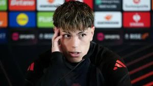 Manchester United Explore Garnacho Swap Deals With Chelsea and Aston Villa