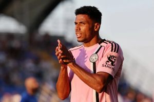 Leeds United Target Leicester’s James Justin to Bolster Defensive Options