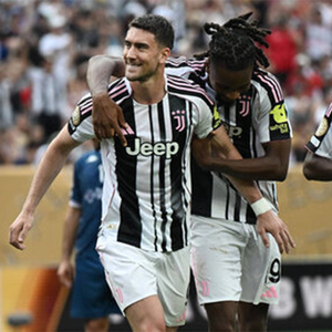 Aston Villa Offered Chance to Sign Juventus Striker Dusan Vlahovic