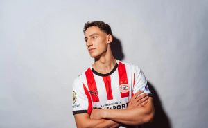 Dutch champions swoop for Van Bommel