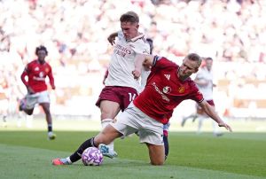 Bukayo Saka Impressed with Viktor Gyokeres Performance