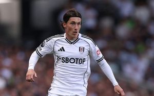 Leeds reach agreement to sign Harry Wilson