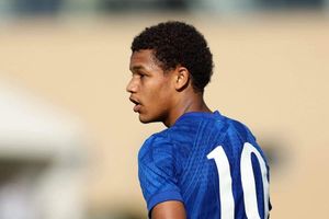 England U17 Star Signs Scholarship With Chelsea Despite German Interest
