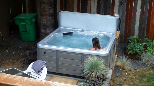 jen in hottub