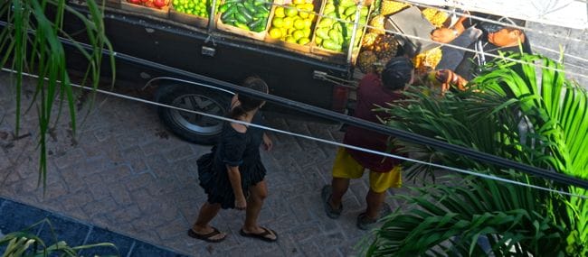 locals10
