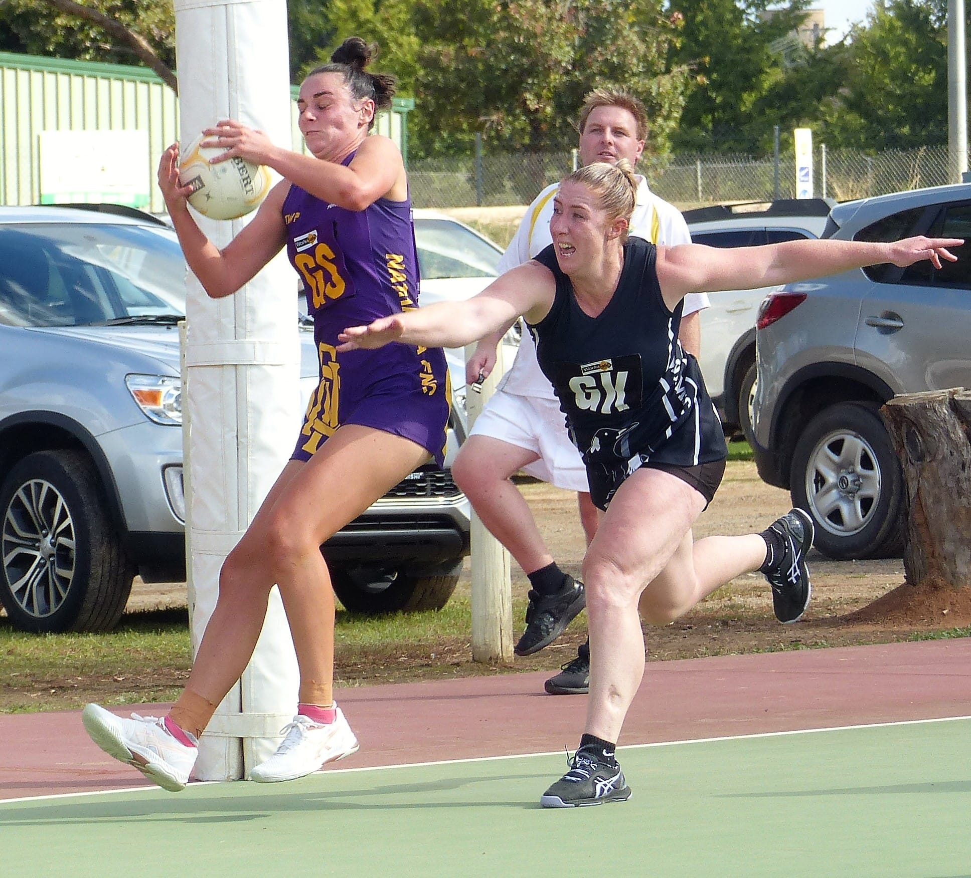 Got it... Nathalia A-grader Caitlin McLachlan leads out for a pass under extreme pressure.