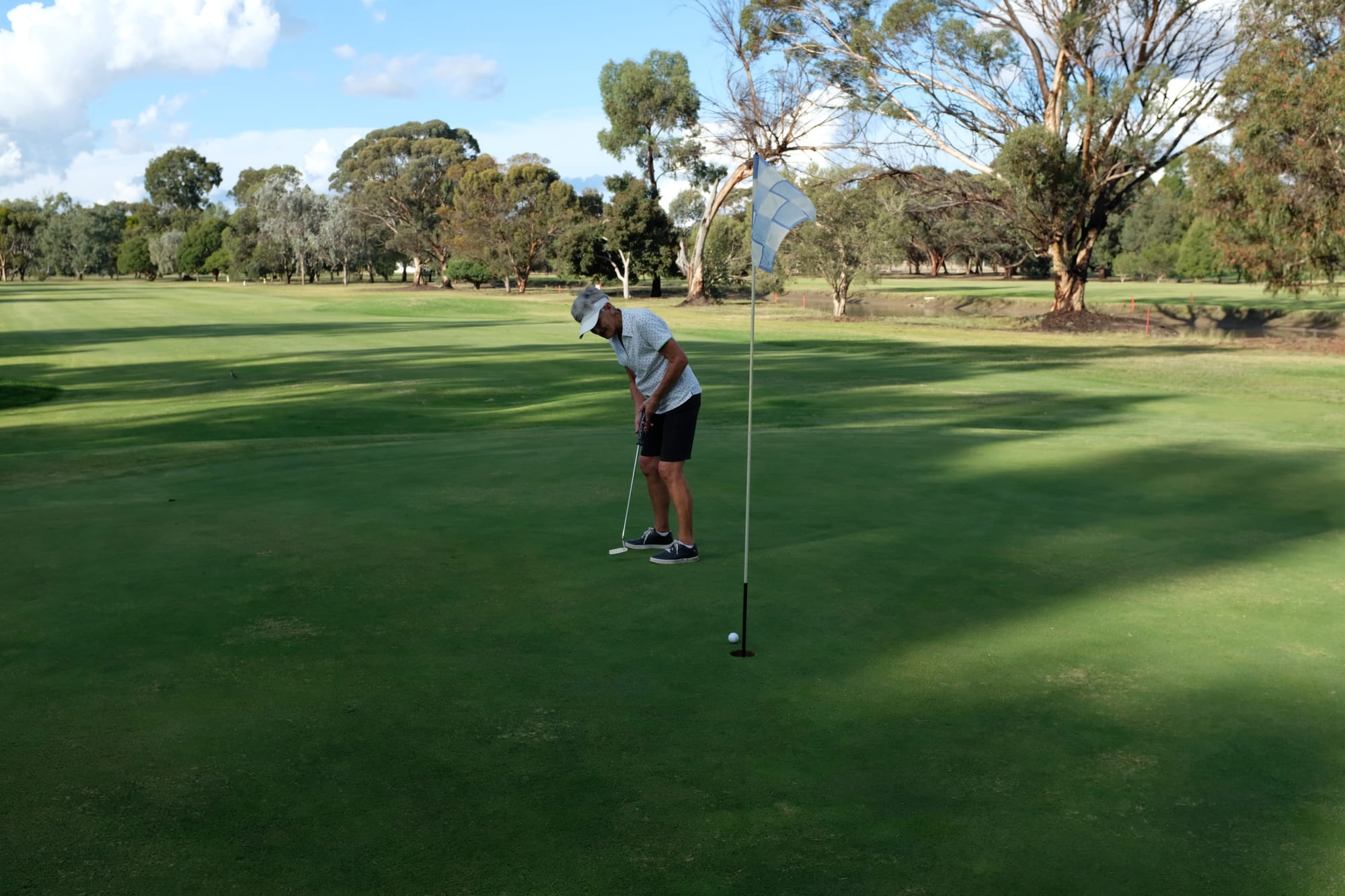 In the hole... Lauris Ashton’s work on the greens was the key to her monthly medal last Saturday. 