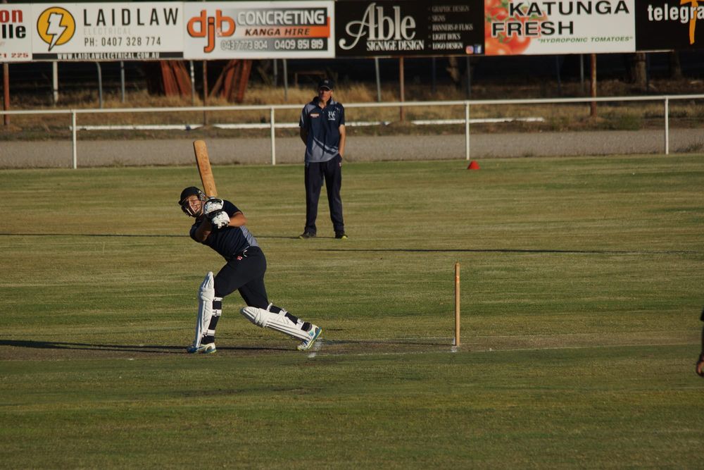 Blues make cricket T20 semi post image