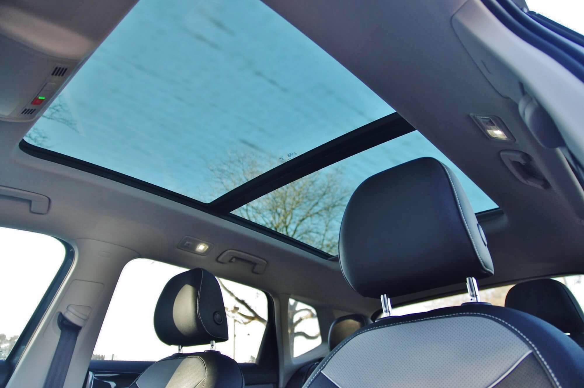 2024 VW Taos 4Motion panorama roof