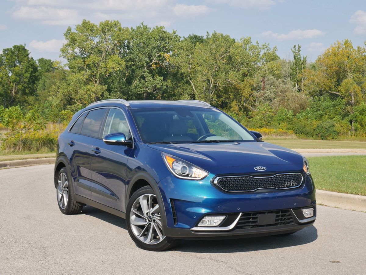 2017 Kia Niro Hybrid Touring - Quick Review