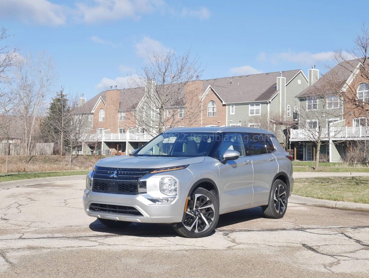 2022 Mitsubishi Outlander AWC - On a Budget 3-Row SUV Review