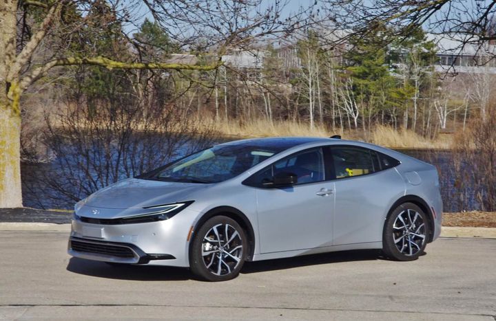 2023 Toyota Prius Prime XSE Premium PHEV exterior