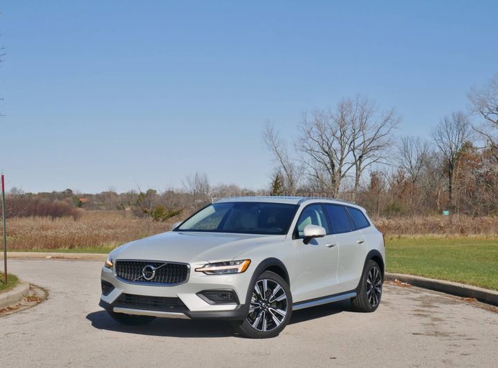 2020 Volvo V60 T5 AWD Cross Country exterior
