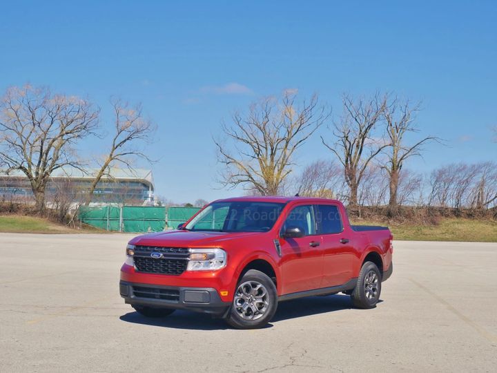 2022 Ford Maverick XLT 2.5L Hybrid exterior