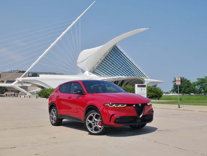 2025 Alfa Romeo Tonale Veloce 2.0T AWD exterior