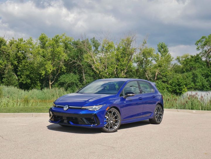 2025 Volkswagen Golf R DCT exterior