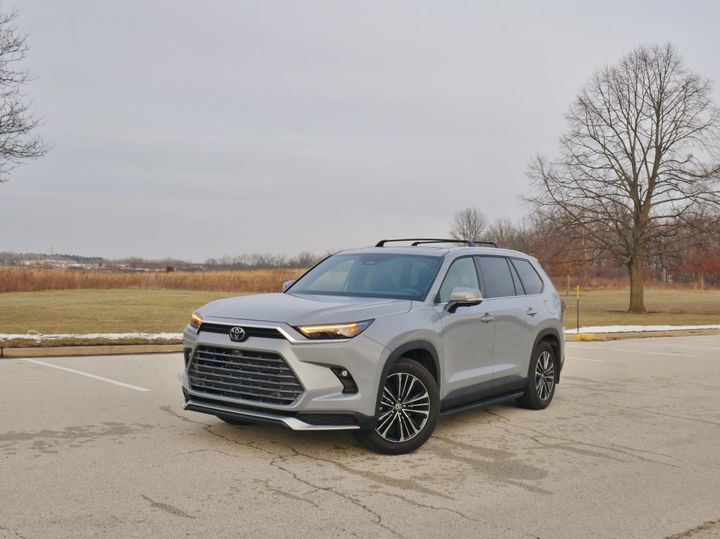 2025 Toyota Grand Highlander Platinum Hybrid Max AWD exterior