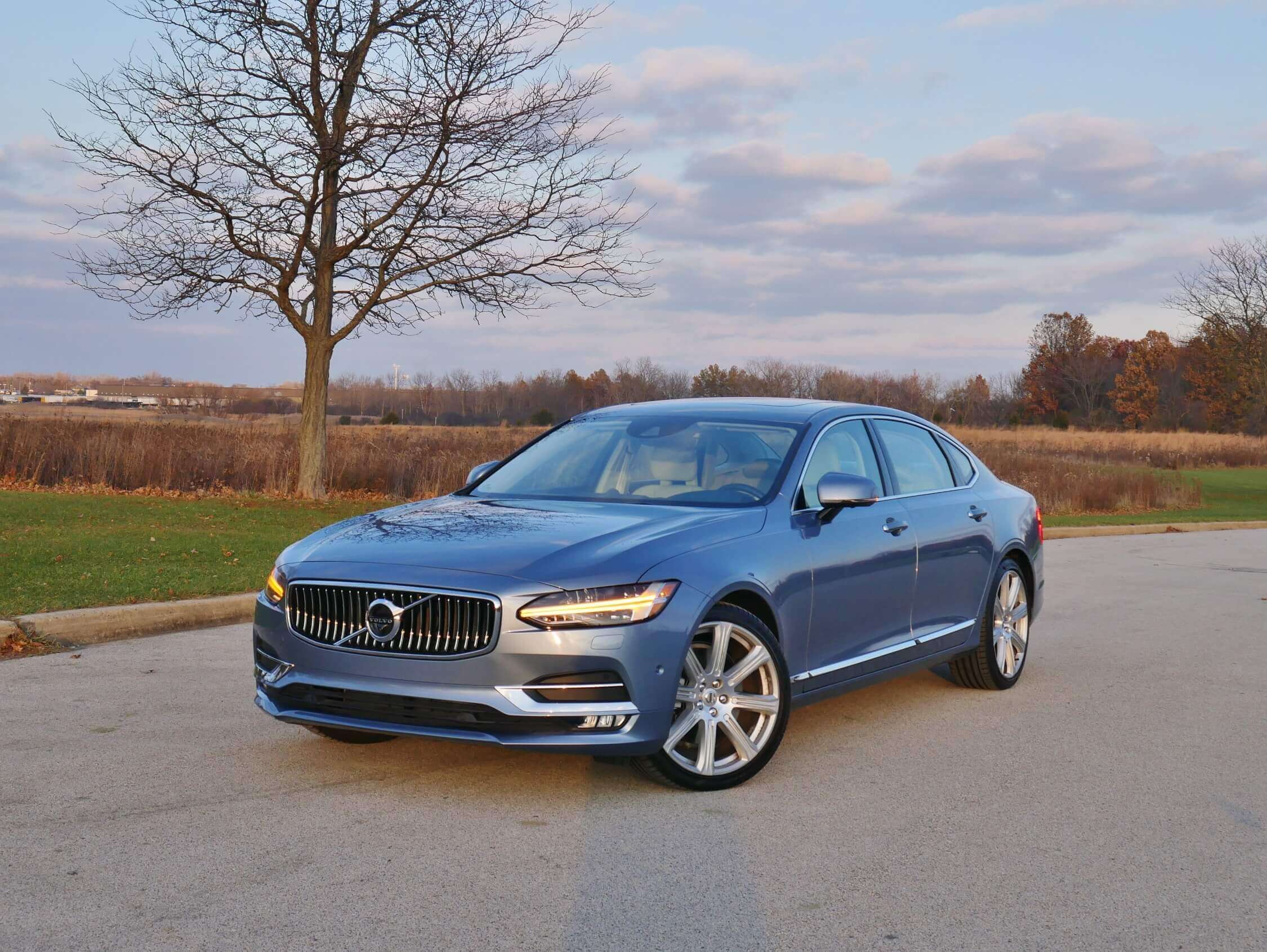 2018 Volvo S90 T6 AWD Inscription: Mussel Blue Metallic at sunset
