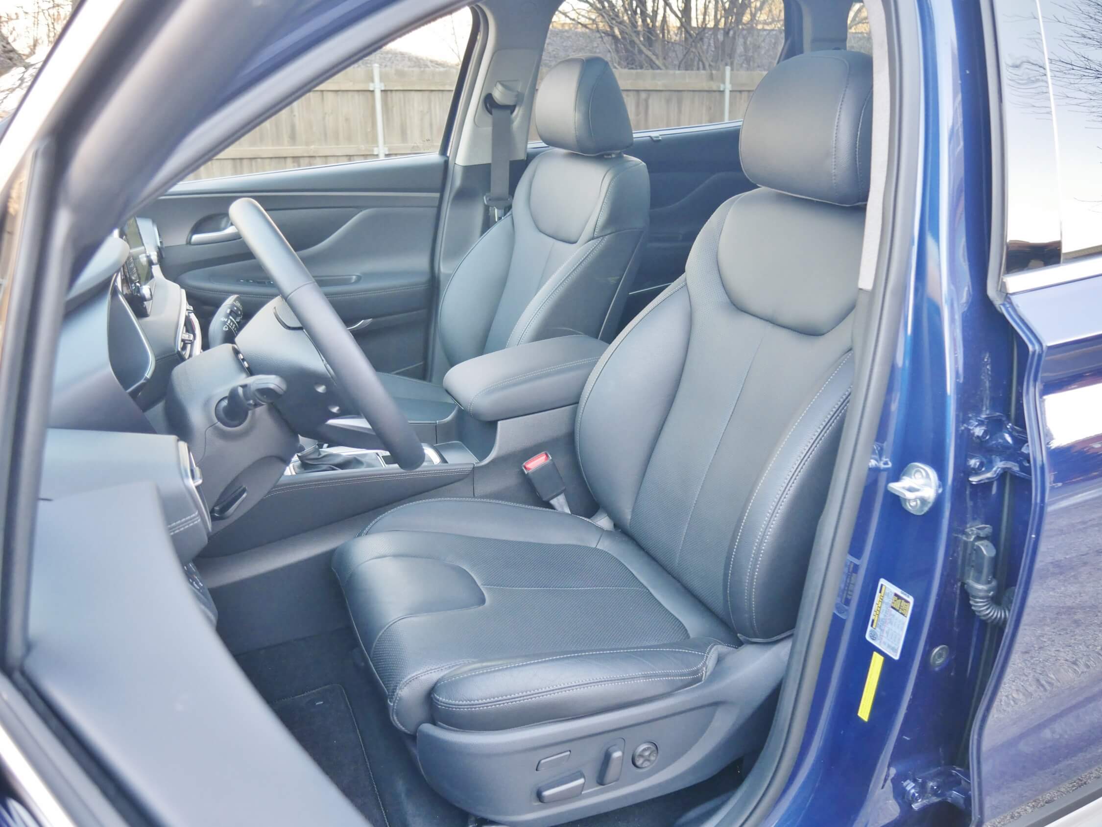2019 Hyundai Santa Fe 2.0T Ultimate AWD: 12-way power, heated, cooled front seats w/ driver's power knee extension & 3-position memory