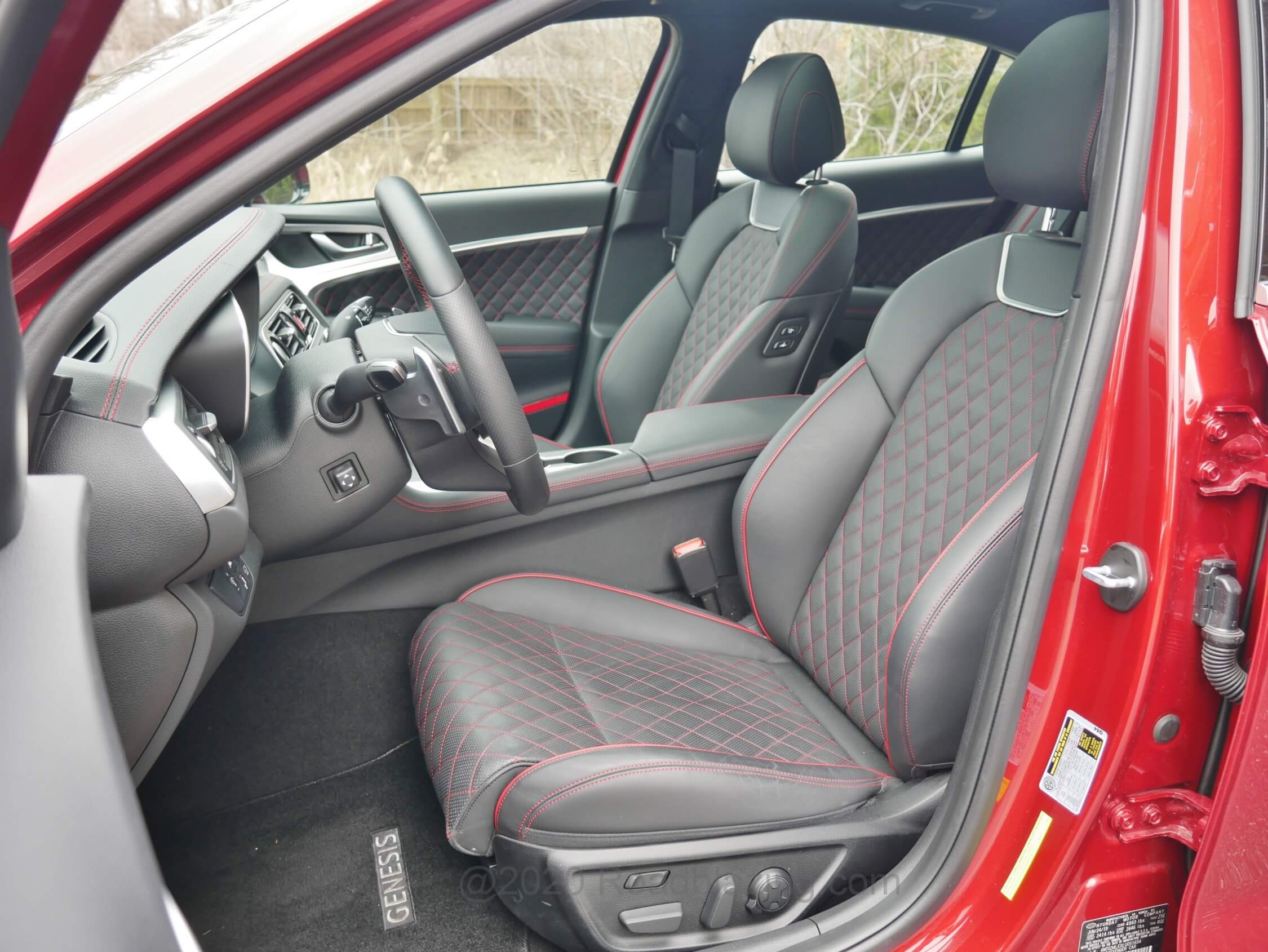 2020 Genesis G70 AWD 3.3T Sport: quilted Nappa leather heated and cooled 16-way driver's sport seat