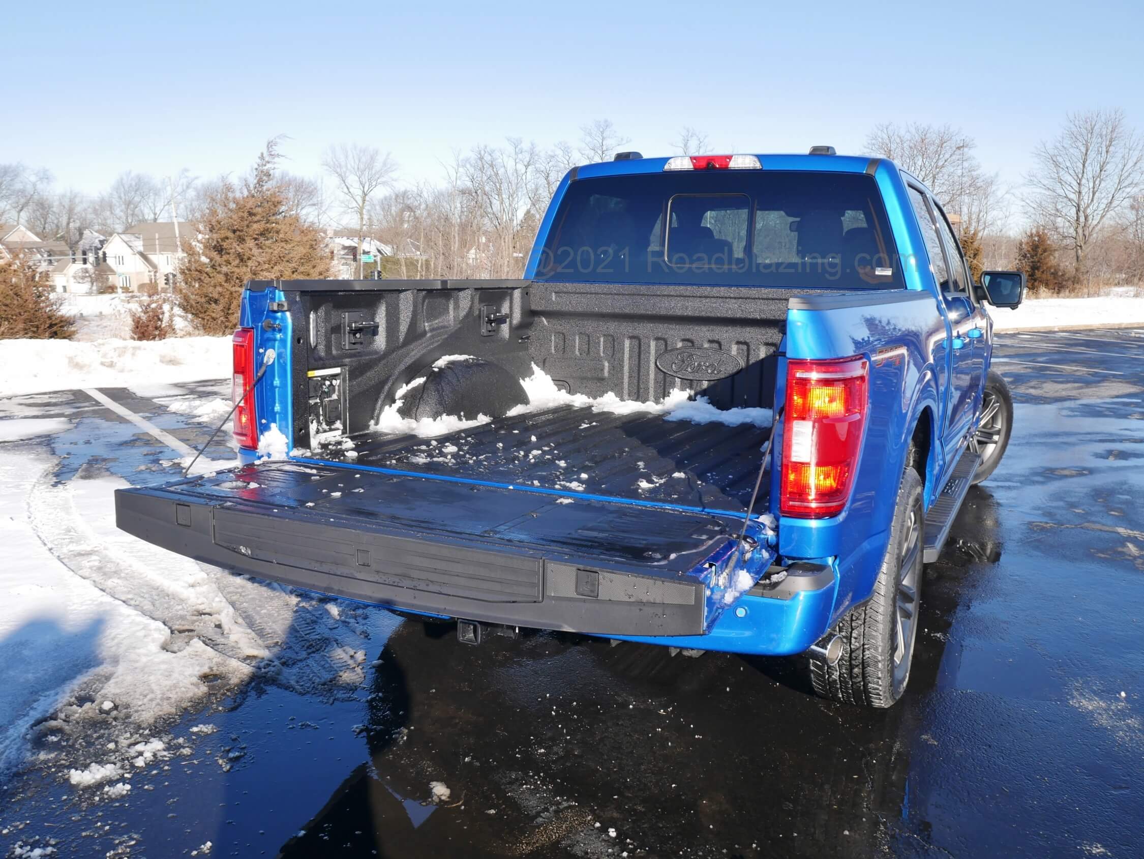 2021 Ford F-150 Supercrew XLT 4x4 PowerBoost hybrid: optional spray-i bedliner on the standard 5 foot, 7 inch box