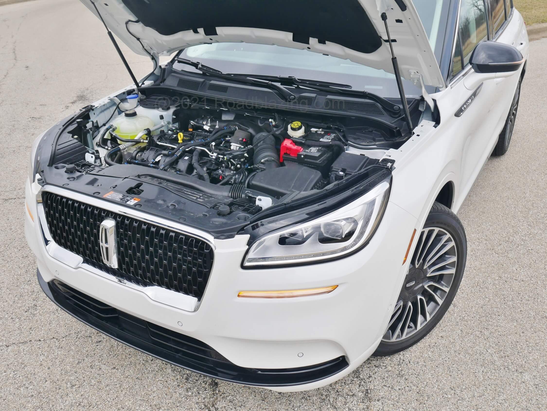 2021 Lincoln Corsair 2.3T AWD Reserve: 300 cc upgraded turbo DOHC gas engine nets +45 hp, to nearly 300 &+30 lb-ft, matched with 8-speed autobox for respectable shove, returning 234 mpg