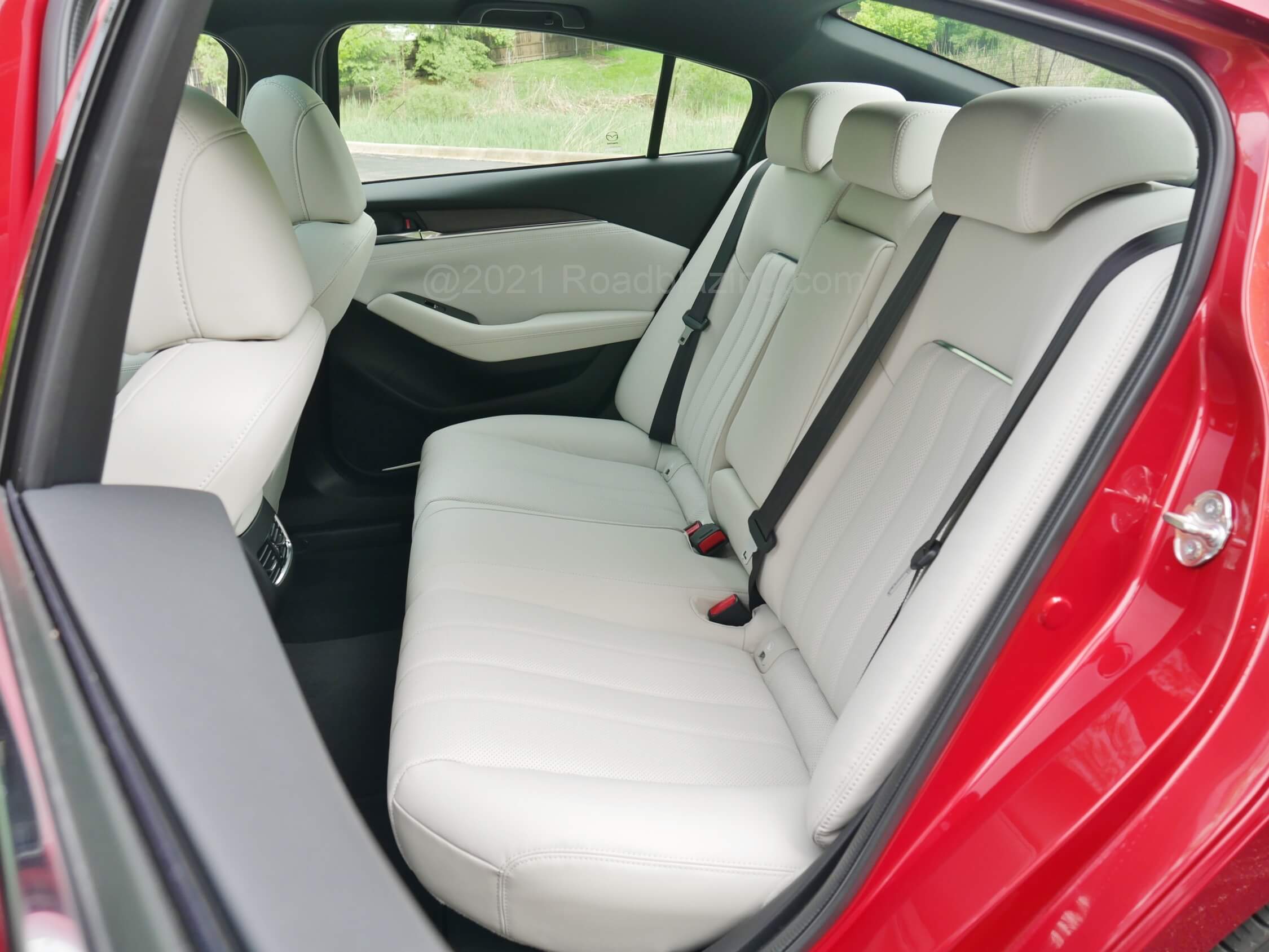 2021 Mazda 6 Signature 2.5T: 2nd Row seating