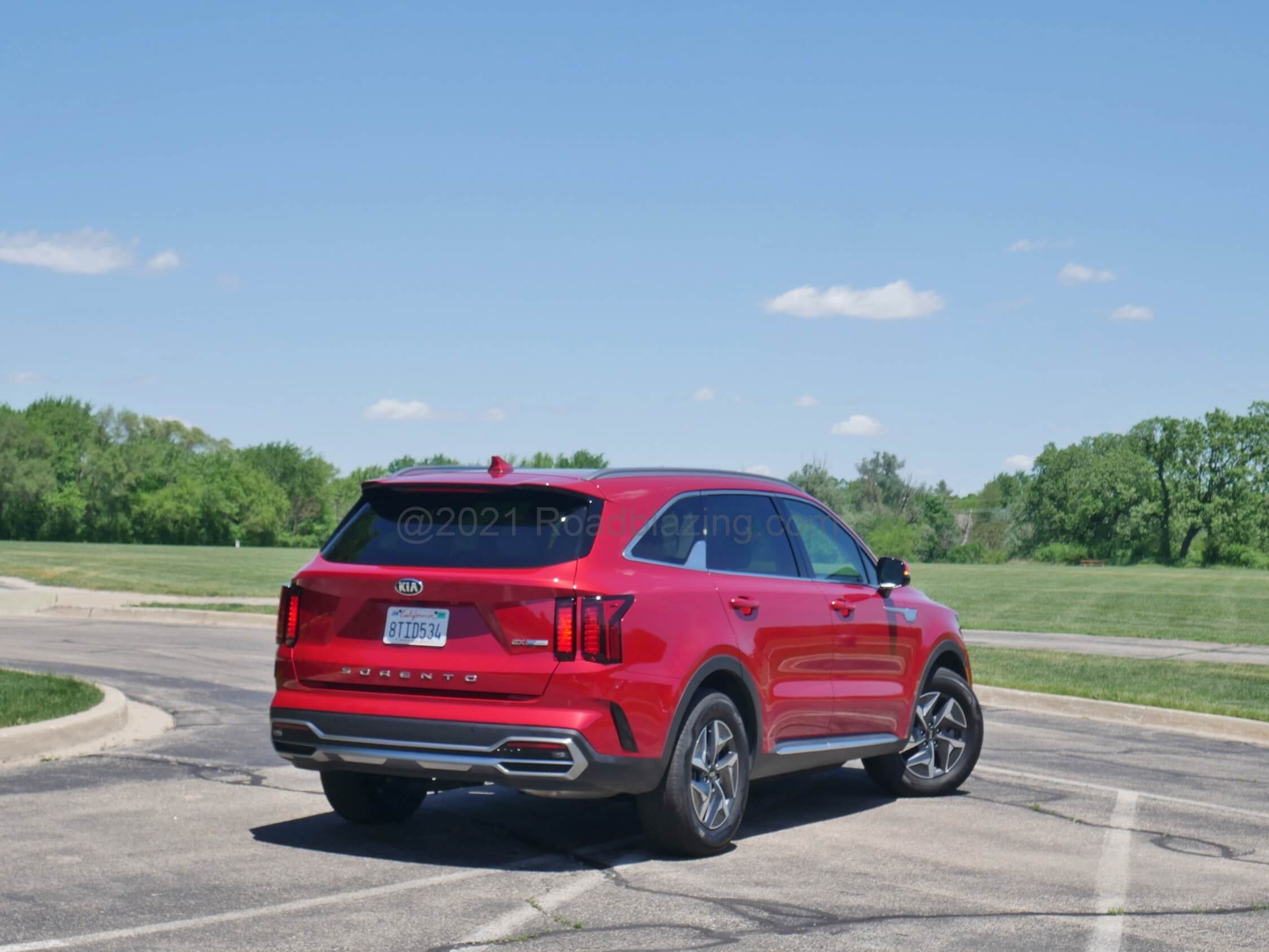 2021 Kia Sorento HEV EX 1.6T Hybrid: as segment takes turn for more truck like appearance edges are blocky and more upright than preceding Sorento